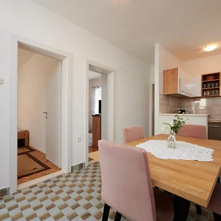 Cozy Downtown With Balcony 公寓 特罗吉尔