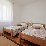 Cozy Downtown With Balcony * Trogir