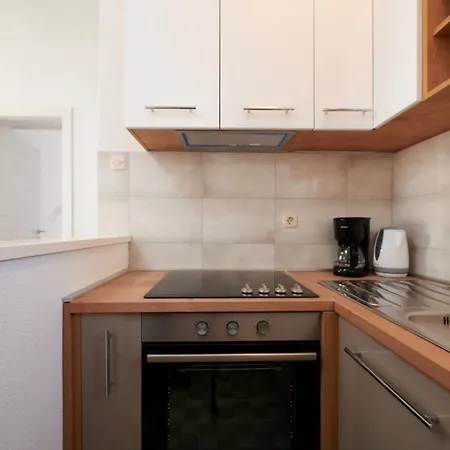 Cozy Downtown With Balcony *