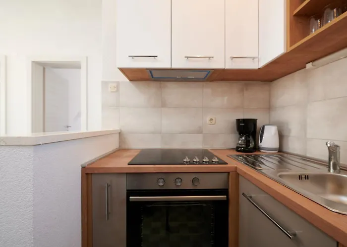 Cozy Downtown With Balcony *